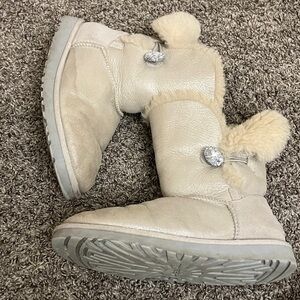 Ugg Mini Classic Boot, ivory/White Sparkle Fabric /Leather 1002174 , Size 8